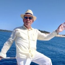 Ladányi Csaba idegenvezető portréképe